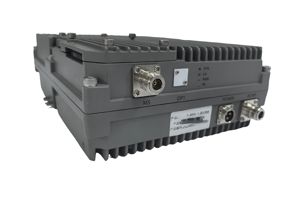  荥经三频手机信号接收器2000㎡